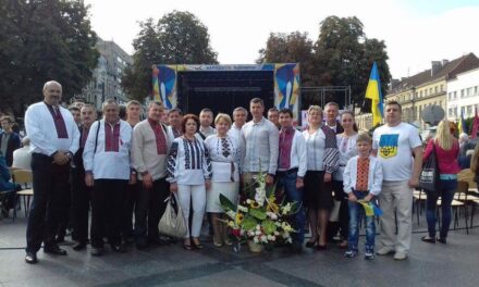 У Львові “батьківщинівці” разом з усією Україної заспівали Гімн України