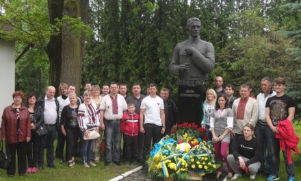 «Батьківщинівці» Львова відвідали рідне село Євгена Коновальця