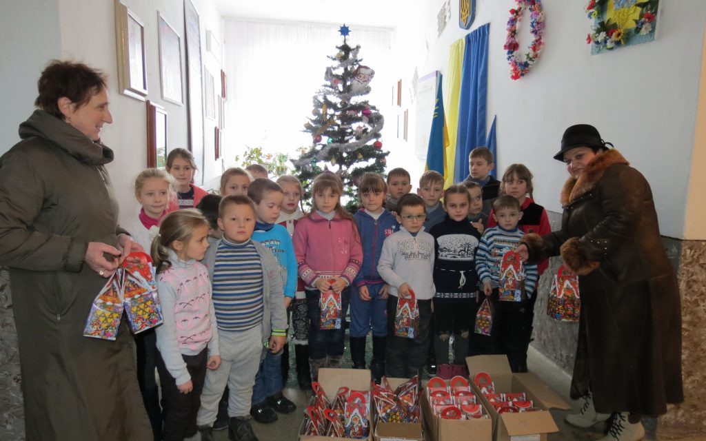 Партійці Львівщини привітали з Днем Святого Миколая дітей з малозахищених родин