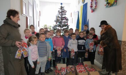 Партійці Львівщини привітали з Днем Святого Миколая дітей з малозахищених родин