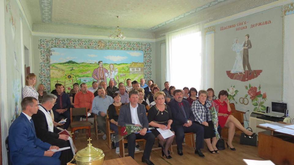 На Львівщині відбулася перша сесія селищної ради, де перемогла команда «Батьківщини»