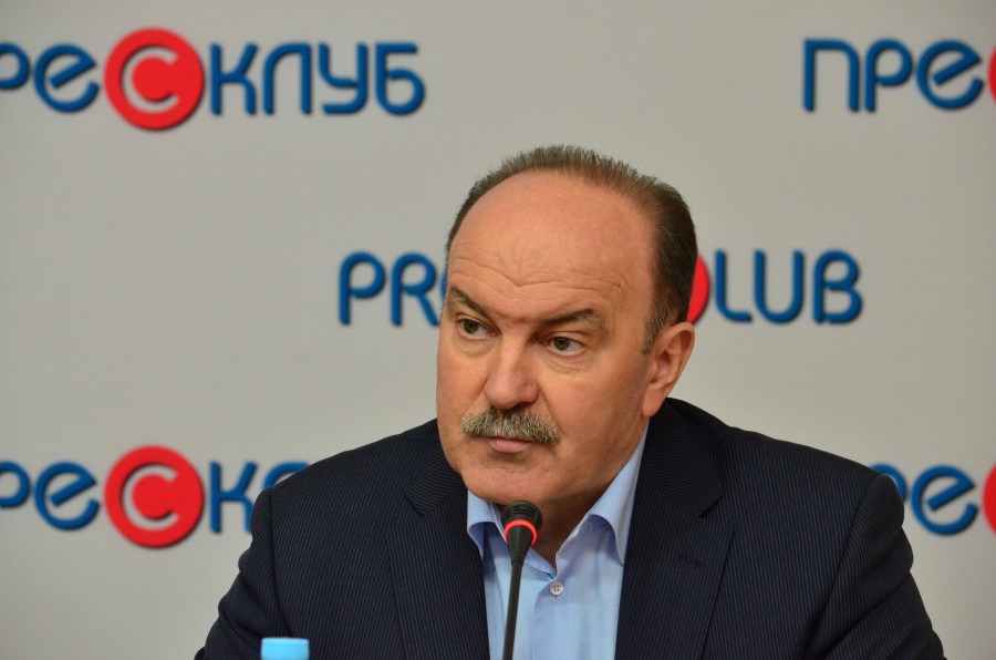 МИХАЙЛО ЦИМБАЛЮК ПРИВІТАВ МЕДИЧНИХ СЕСТЕР ІЗ ПРОФЕСІЙНИМ СВЯТОМ