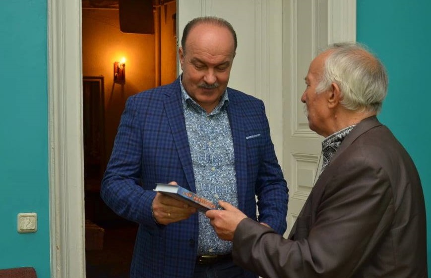 МИХАЙЛО ЦИМБАЛЮК: БОРИСЛАВСЬКА ТЕМАТИКА В УКРАЇНСЬКІЙ ЛІТЕРАТУРІ