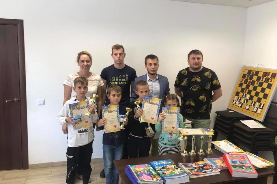 НАТАЛІЯ ТИМЧІЙ ПРИВІТАЛА ЮНИХ ЧЕМПІОНІВ ІЗ ШАХІВ (ФОТО)