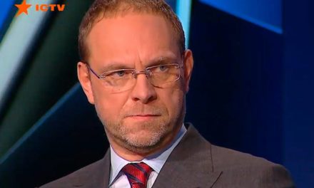 СЕРГІЙ ВЛАСЕНКО: В РУКАХ ПРЕЗИДЕНТА СКОНЦЕНТРОВАНА ВСЯ ВЛАДА