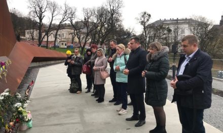 Партійці Львова вшанували пам’ять Героїв Небесної Сотні
