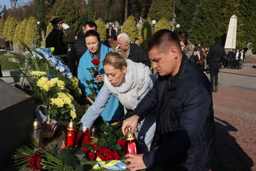 Львівські партійці вшанували пам’ять творців ЗУНР та вояків УГА