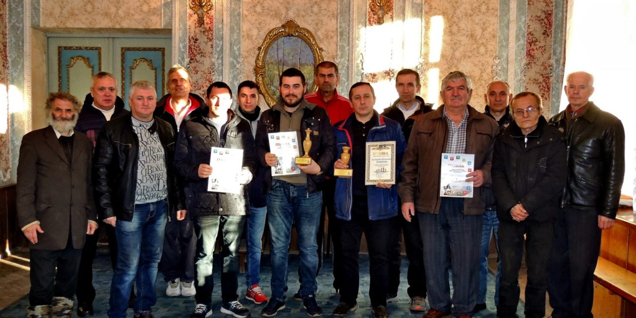 КЕРІВНИК ЖИДАЧІВСЬКОЇ “БАТЬКІВЩИНИ” ПІДТРИМАВ МІСЦЕВИЙ ШАШКО-ШАХОВИЙ ТУРНІР