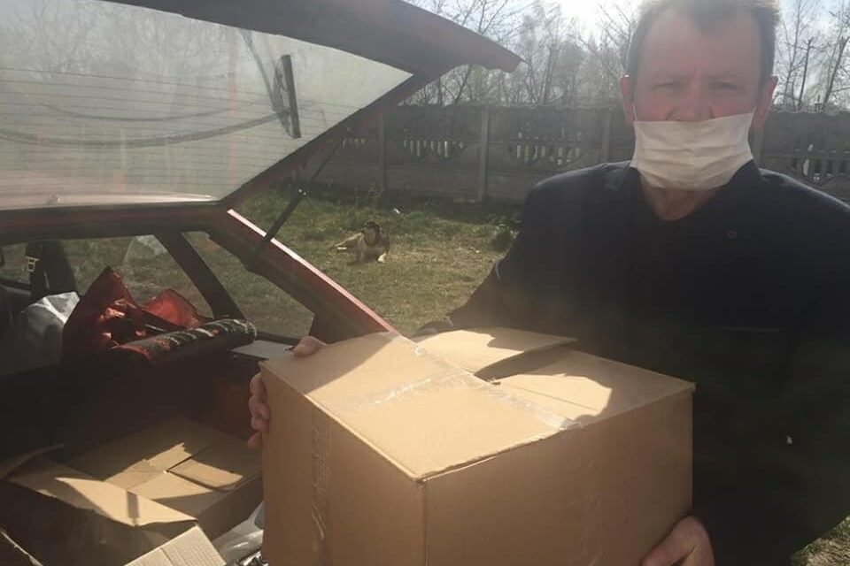 Червоноградська «Батьківщина» передала Великодні паски для одиноких мешканців міста