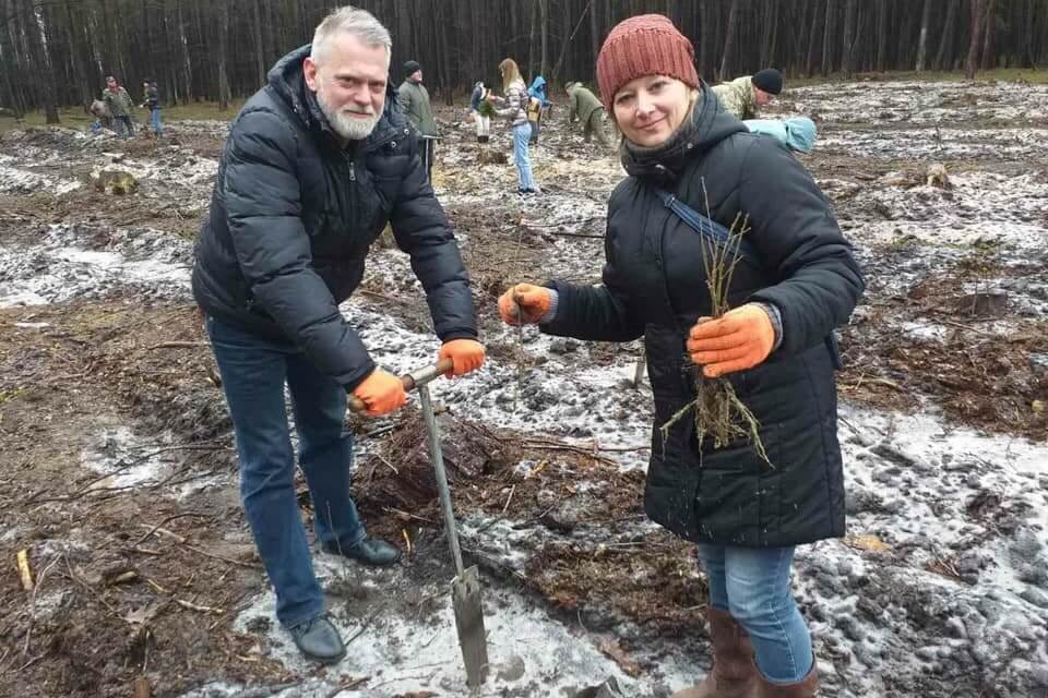 Місцеві депутати від «Батьківщини» долучилися до озеленення планети