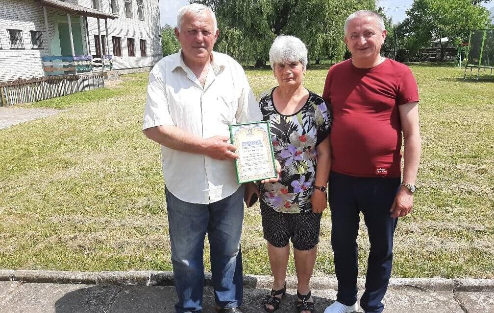 На Дрогобиччині представники «Батьківщини» привітали фермерів зі святом