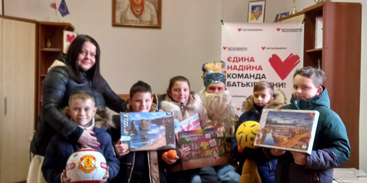 Червоноградська «Батьківщина» організувала для дітей конкурс листів до Миколая