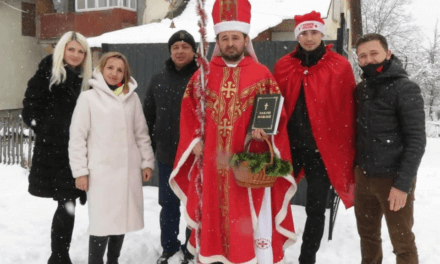 «Батьківщинівці» Дрогобича з подарунками відвідали багатодітні родини краю