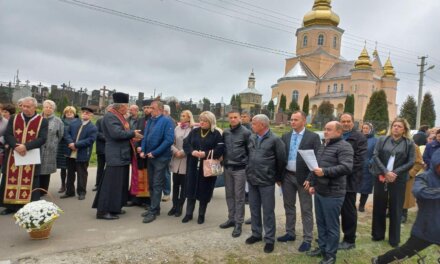 Степан Пилип взяв участь у освяченні пам’ятного знака депортованим українцям