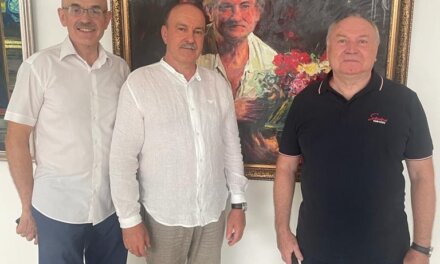 Михайло Цимбалюк відвідав художню виставку митця з Харкова