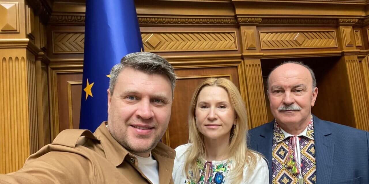 Вітання Михайла Цимбалюка з Днем вишиванки