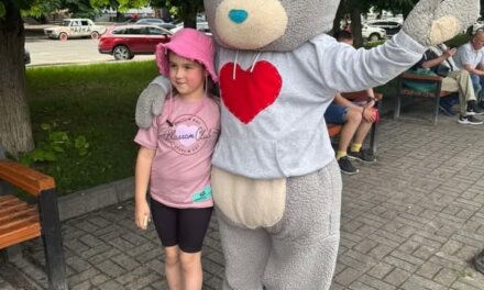 У Шептицькому дітей вітали з першим днем літа