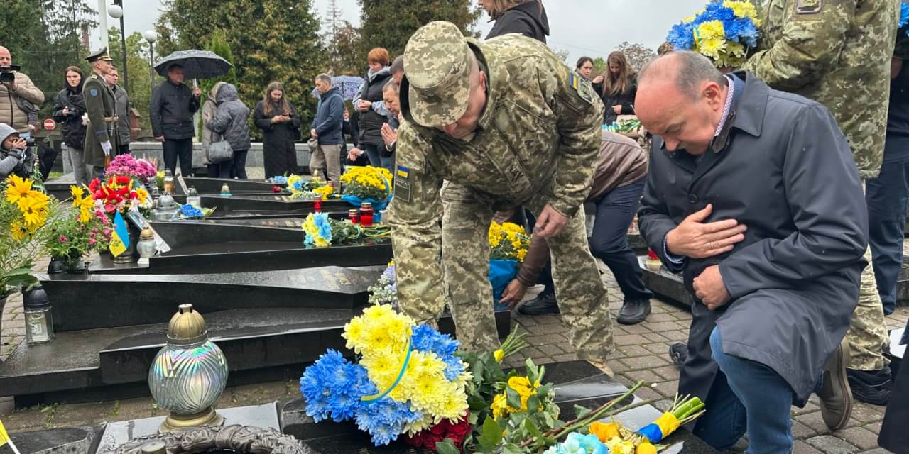 На Личаківському кладовищі вшанували пам’ять полеглих героїв України всіх часів