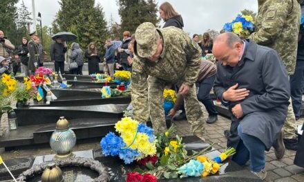 На Личаківському кладовищі вшанували пам’ять полеглих героїв України всіх часів